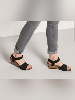 NWOB PAPILLIO by BIRKENSTOCK Eve wedge sandals EU 40/US 9